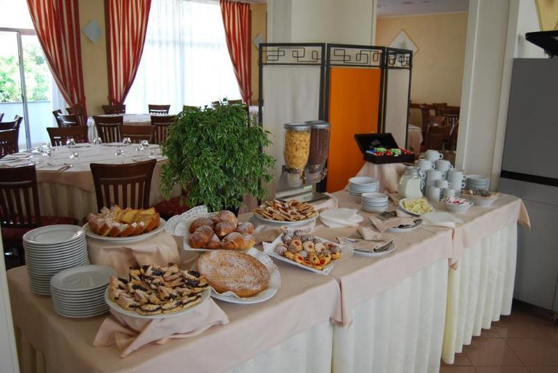 Hotel River Palace Террачина Екстер'єр фото